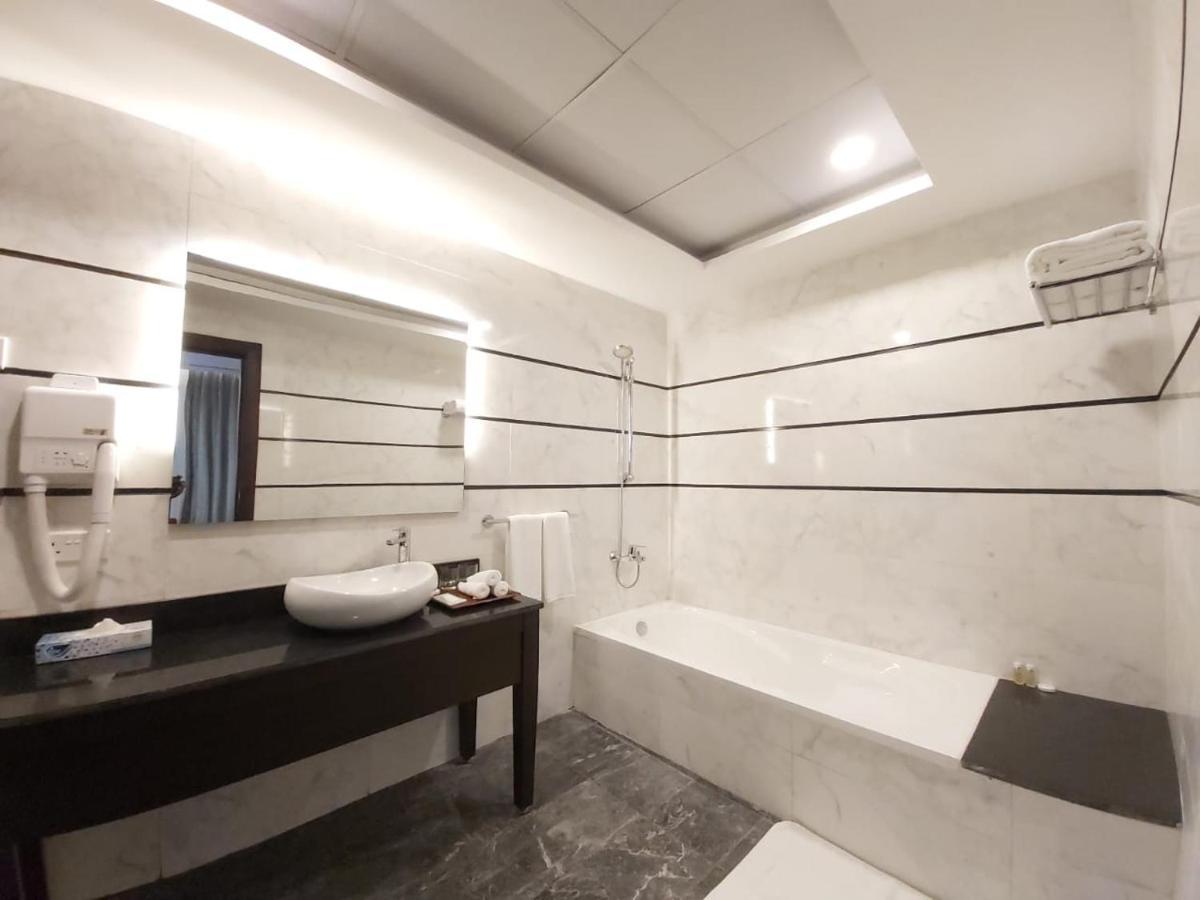 Basrah International Airport Hotel Exterior foto