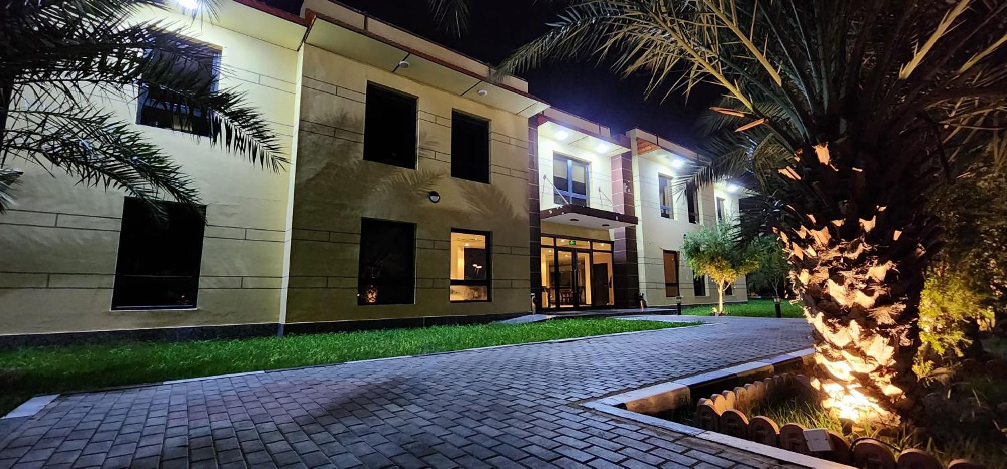 Basrah International Airport Hotel Exterior foto
